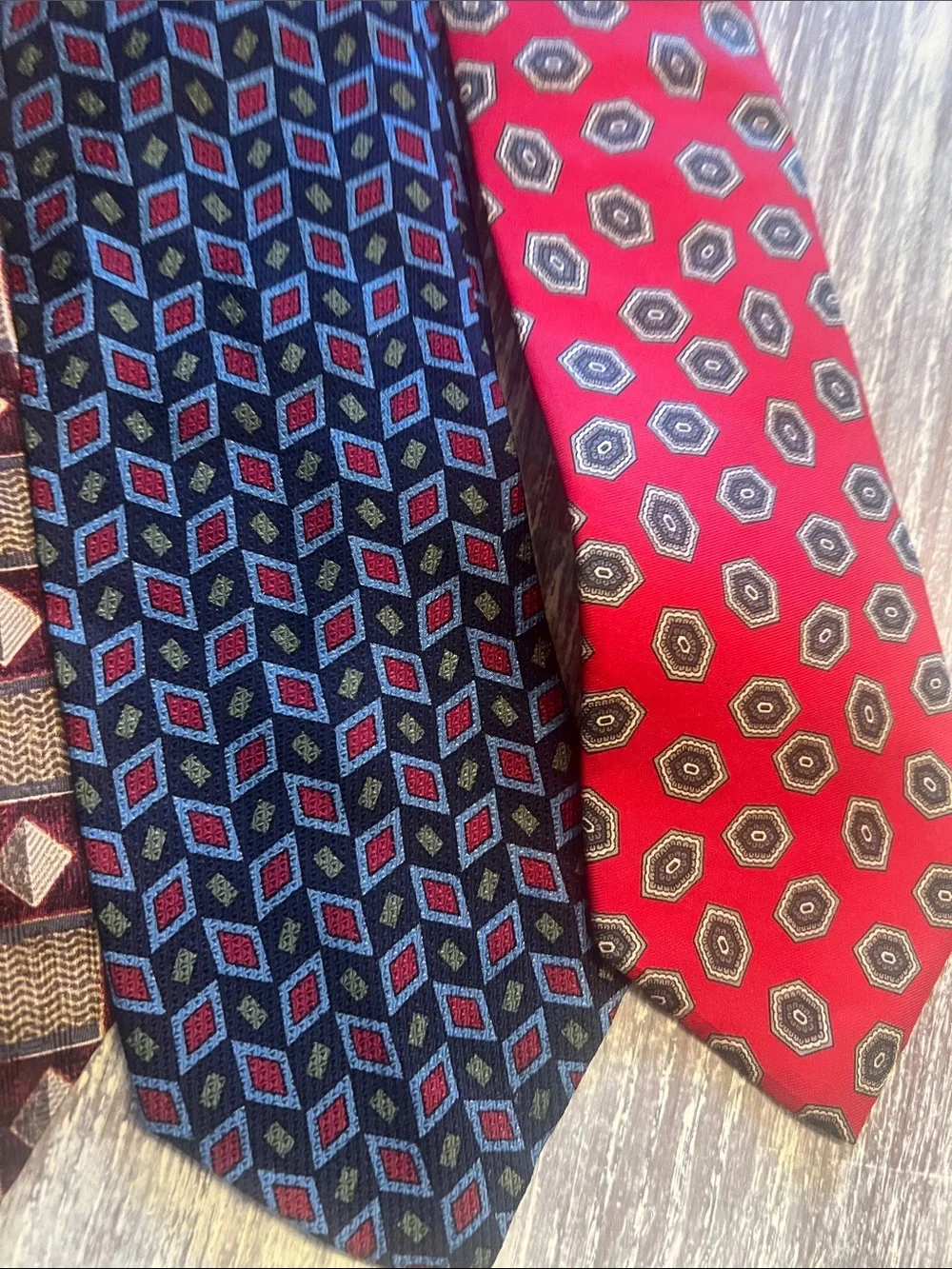 Assorted set of 4 Men's Burgundy, red & Blue patterned  Ties. Business Style
